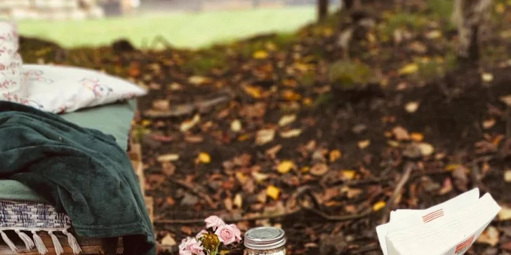 Glamping: minimalistický posed pre dve osoby, solárna sprcha, gril a vyhrievaný sud