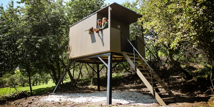 Glamping: minimalistický posed pre dve osoby, solárna sprcha, gril a vyhrievaný sud