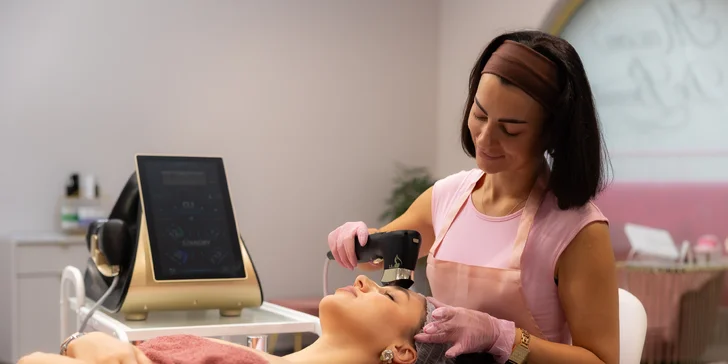 Ošetrenie prístrojom HIFU: neinvazívny lifting tváre a spevnenie pokožky tela