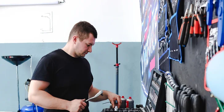 Kompletné prezutie alebo výmena pneumatík aj s vyvážením, kontrolou bŕzd a podvozku