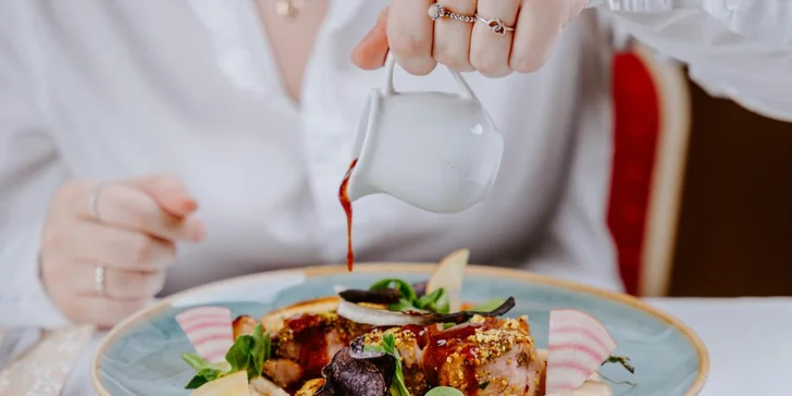 Grófsky pobyt v kaštieli neďaleko Nitry s polpenziou, bowling