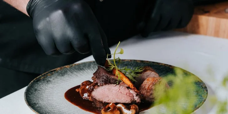 Grófsky pobyt v kaštieli neďaleko Nitry s polpenziou, bowling