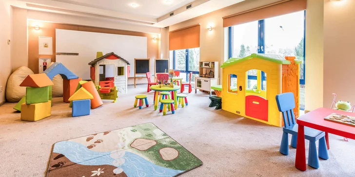 Poľské kúpeľné mesto Kudowa-Zdrój pri českých hraniciach: pobyt s raňajkami alebo polpenziou a wellness