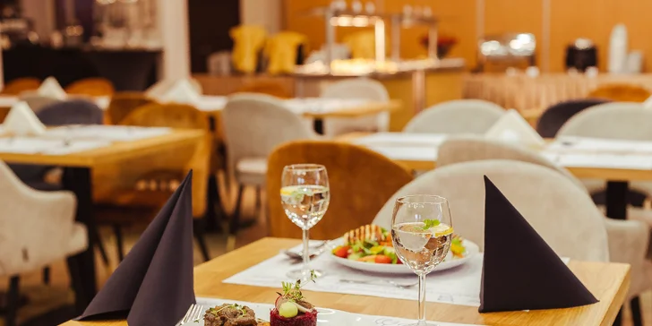 Poľské kúpeľné mesto Kudowa-Zdrój pri českých hraniciach: pobyt s raňajkami alebo polpenziou a wellness