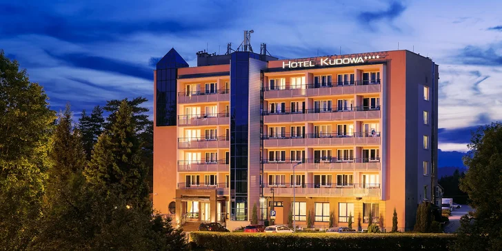 Poľské kúpeľné mesto Kudowa-Zdrój pri českých hraniciach: pobyt s raňajkami alebo polpenziou a wellness