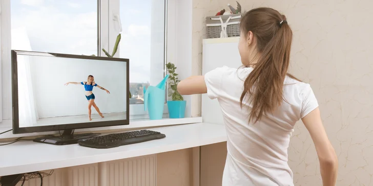 Online kurzy pre zdravší život: Joga pre sebalásku, Pretancujte sa k radosti a Bachata pre začiatočníčky