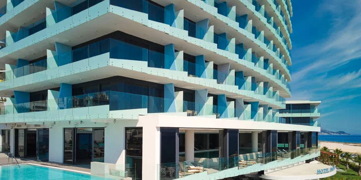 Chorvátsky Split: 4* hotel pri pláži, wellness, raňajky, plná penzia alebo polpenzia