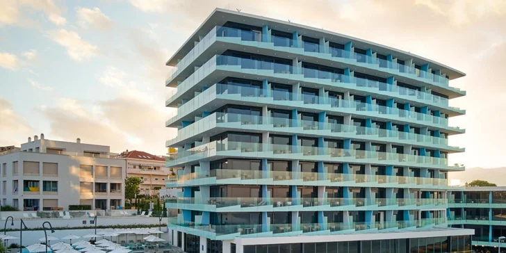 Chorvátsky Split: 4* hotel pri pláži, wellness, raňajky, plná penzia alebo polpenzia