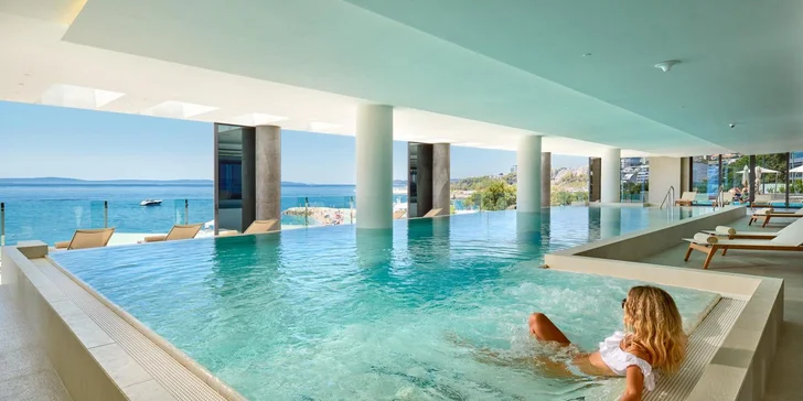 Chorvátsky Split: 4* hotel pri pláži, wellness, raňajky, plná penzia alebo polpenzia