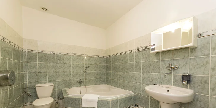 Pobyt v Novom Bore s jedlom aj prehliadkou pivovaru a sklárskeho múzea