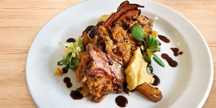 Pobyt na zrekonštruovanom statku v Dobříši: raňajky alebo polpenzia aj privátne wellness