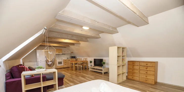 Pobyt na zrekonštruovanom statku v Dobříši: raňajky alebo polpenzia aj privátne wellness