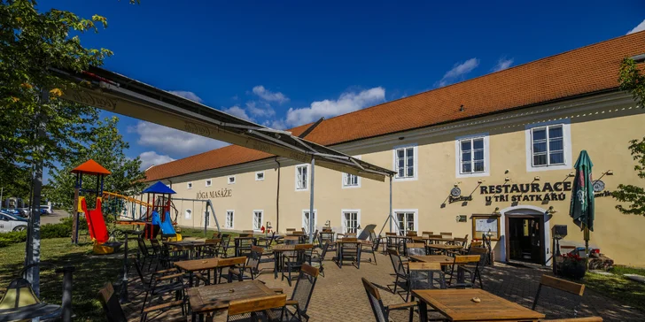 Pobyt na zrekonštruovanom statku v Dobříši: raňajky alebo polpenzia aj privátne wellness