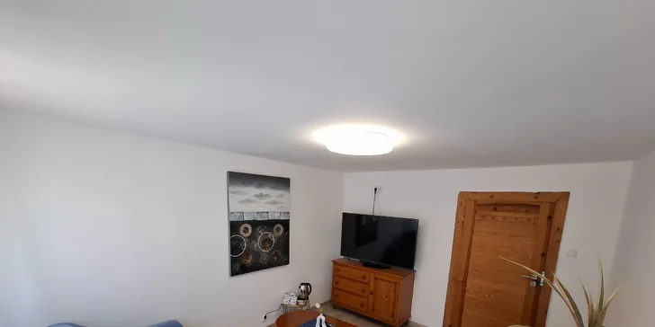 Chatová osada v poľských Krkonošiach: izby až pre 5 osôb s raňajkami, sauna