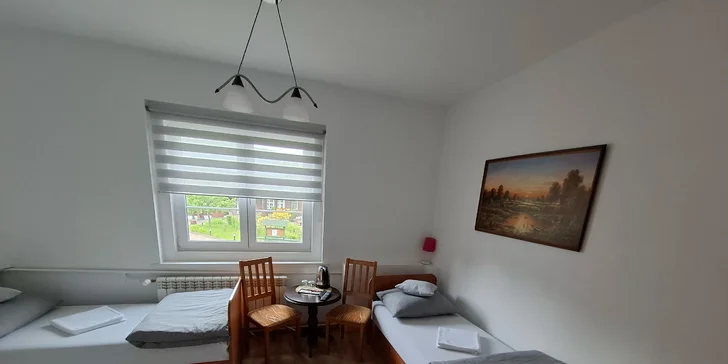 Chatová osada v poľských Krkonošiach: izby až pre 5 osôb s raňajkami, sauna