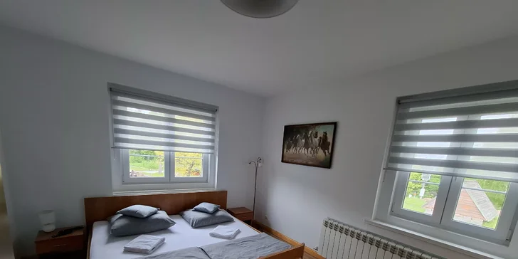 Chatová osada v poľských Krkonošiach: izby až pre 5 osôb s raňajkami, sauna