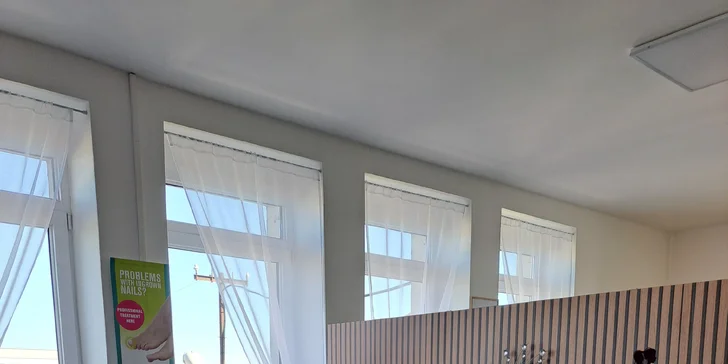 Pedikúra: suchá, mokrá, s masážou chodidiel či s gél lakom