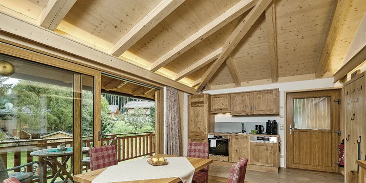 Nemecko pre dvoch aj rodinu: chalet s privátnym aj verejným wellness a raňajky