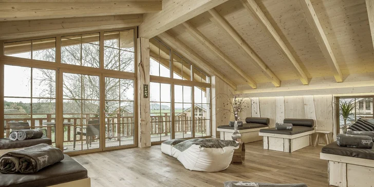 Nemecko pre dvoch aj rodinu: chalet s privátnym aj verejným wellness a raňajky