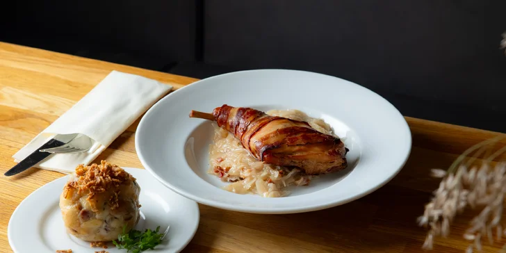 Trojchodová večera v prostredí Boutique hotela Siglisberg v obci Štiavnické Bane