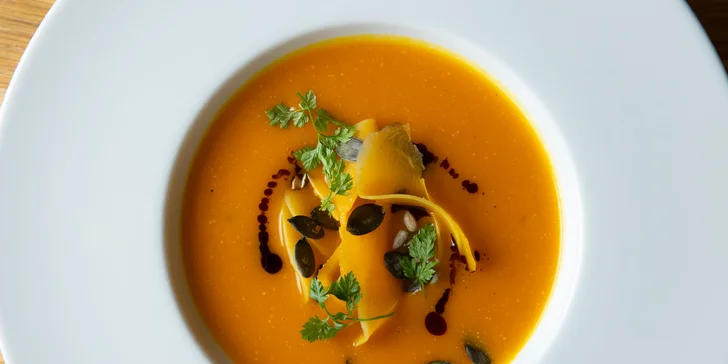 Trojchodová večera v prostredí Boutique hotela Siglisberg v obci Štiavnické Bane