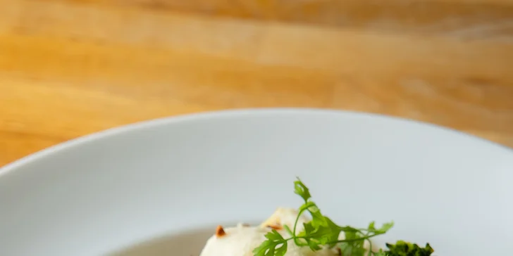 Trojchodová večera v prostredí Boutique hotela Siglisberg v obci Štiavnické Bane