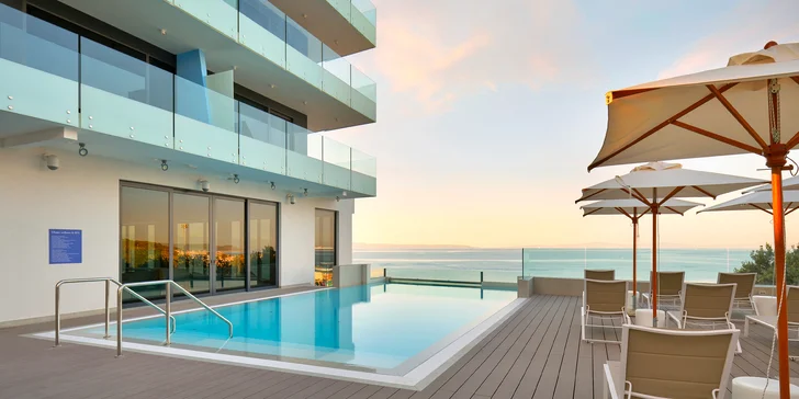 Chorvátsky Split: 4* hotel pri pláži, wellness, raňajky, plná penzia alebo polpenzia