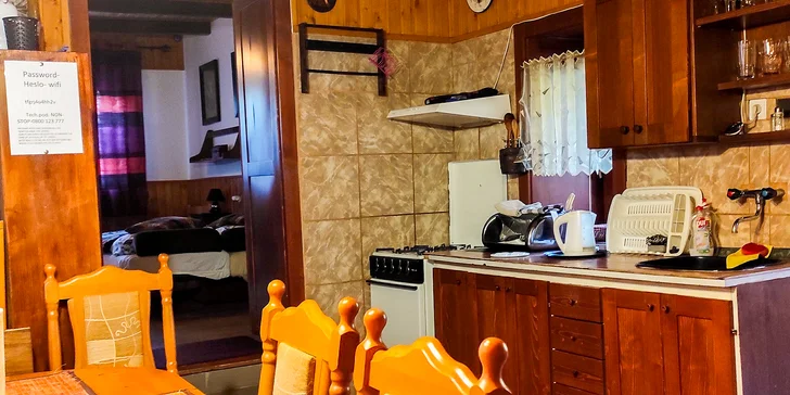 Dovolenkový dom s bazénom, vírivkou a saunou blízko Nových Zámkov až pre 16 osôb