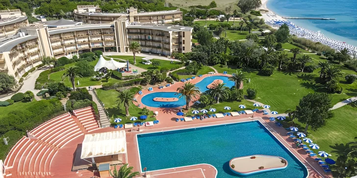 Dovolenka na Sardínii: 4* rodinný hotel pri pláži s all inclusive light, 3 bazény, animácie