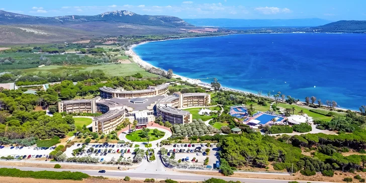 Dovolenka na Sardínii: 4* rodinný hotel pri pláži s all inclusive light, 3 bazény, animácie