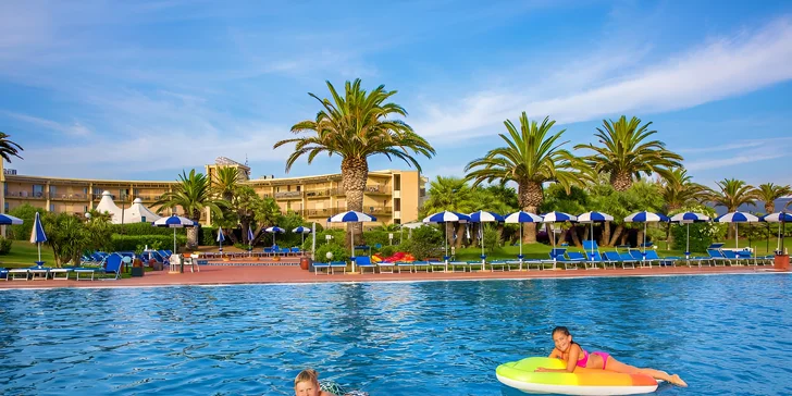Dovolenka na Sardínii: 4* rodinný hotel pri pláži s all inclusive light, 3 bazény, animácie