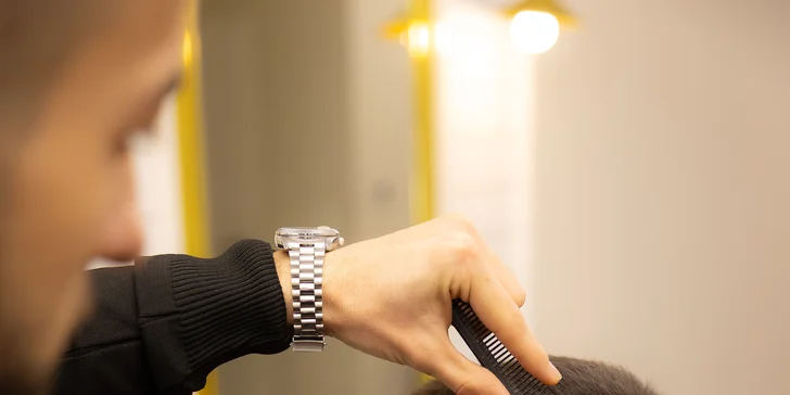 Služby barbera: pánsky strih aj s úpravou brady či masážou hlavy