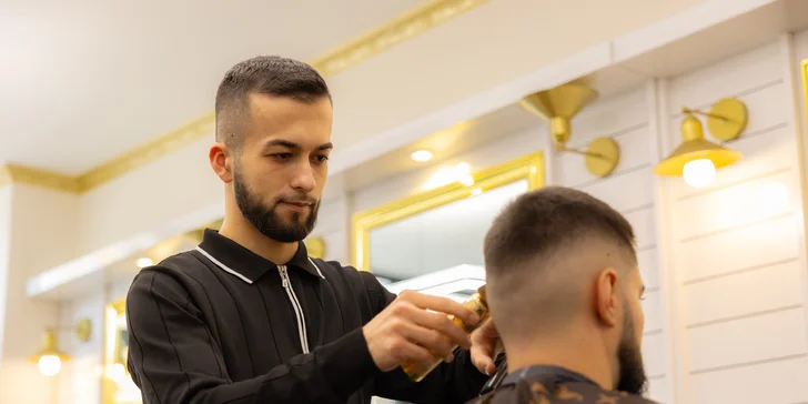 Služby barbera: pánsky strih aj s úpravou brady či masážou hlavy