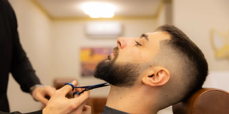 Služby barbera: pánsky strih aj s úpravou brady či masážou hlavy