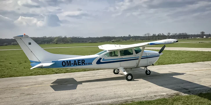 Vyhliadkový let lietadlom Cessna 182 s možnosťou pilotovať