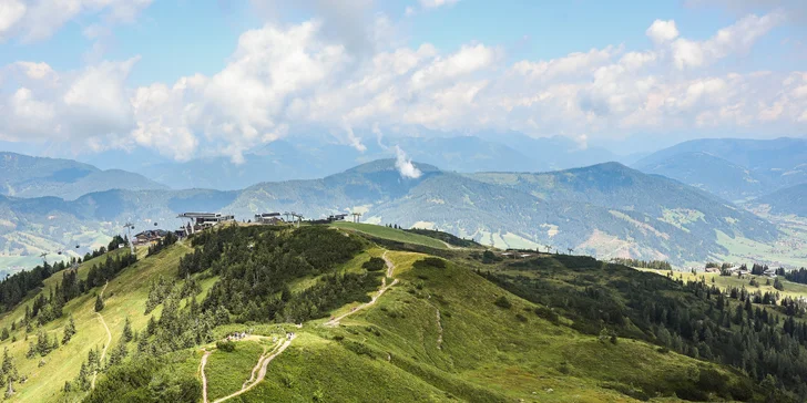 Alpské stredisko Flachau: apartmány so vstupom do wellness, v lete karta výhod