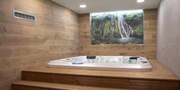 Dovolenka na juhu Čiech: hotel s jedlom, bazénom aj privátnym wellness