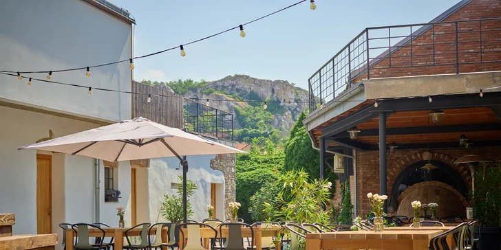 Pobyt v centre Mikulova: raňajky aj 3-chodová večera a návšteva vínnej pivnice