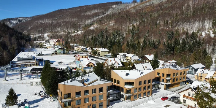 Apartmány priamo pri zjazdovkách Szczyrku: neobmedzený vstup do wellness aj raňajky