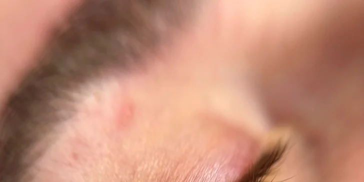 Permanentný make-up: očné linky (tieňované, medziriasové, rovné)