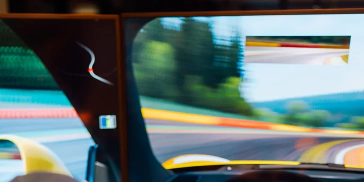 Jazda na profesionálnom pretekárskom simulátore aj prenájom simulátora na večer s priateľmi