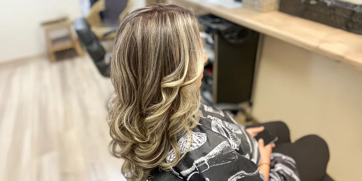 Dámsky strih aj s kaviárovou kúrou alebo melír či balayage