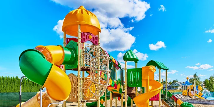 Zábava pre celú rodinu pri Baltskom mori: herne, ihriská, preliezačky aj animácie pre deti