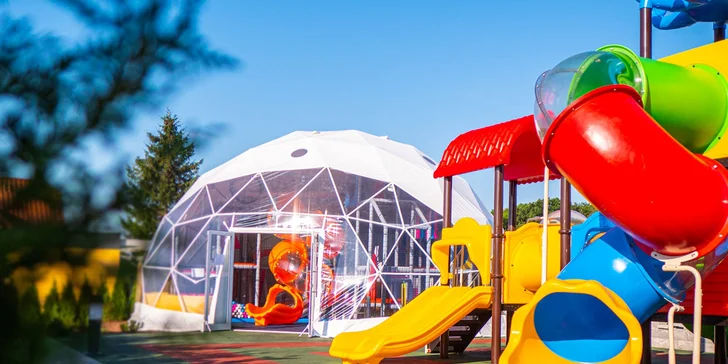 Zábava pre celú rodinu pri Baltskom mori: herne, ihriská, preliezačky aj animácie pre deti