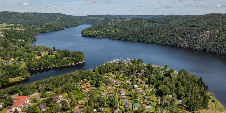 Glamping pri pláži na Slapoch: raňajky aj privátna vírivka a vonkajšia sauna