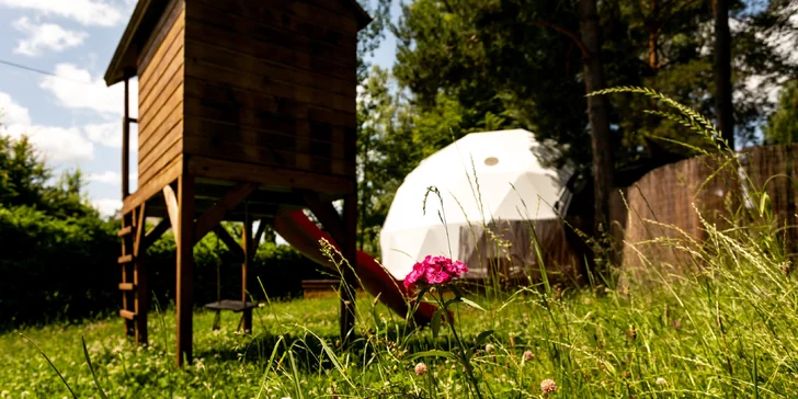Glamping pri pláži na Slapoch: raňajky aj privátna vírivka a vonkajšia sauna