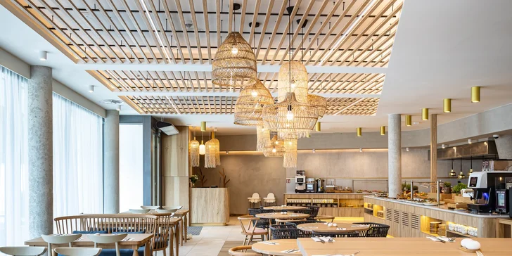 Spa resort pri Balte: raňajky, 5 druhov sáun, vyhriate bazény aj jacuzzi, akcia 2 deti zdarma