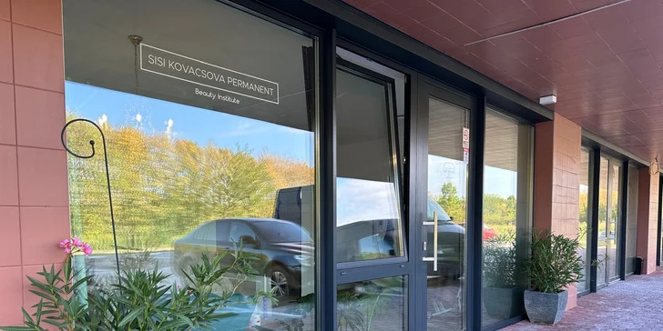 Permanentný make-up: očné linky (tieňované, medziriasové, rovné)