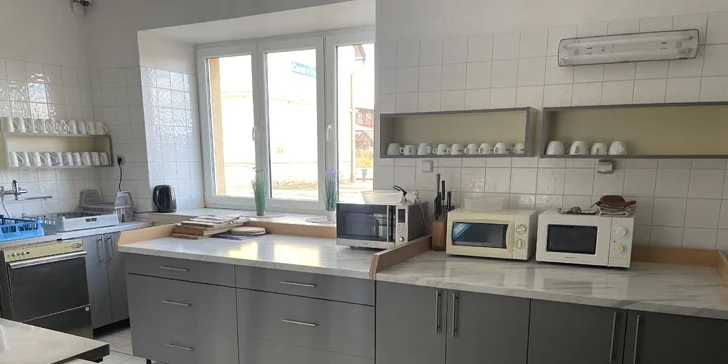 Dovolenka na brehu Lipna: možnosť raňajok, výlety, šport, v zime bežky aj zjazdovky