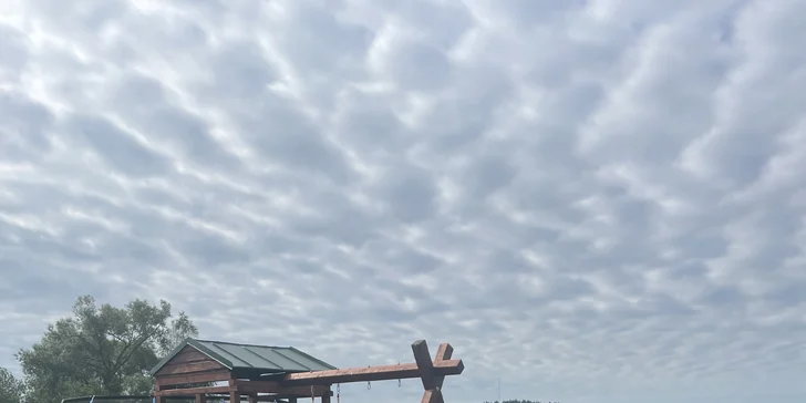 Dovolenka na brehu Lipna: možnosť raňajok, výlety, šport, v zime bežky aj zjazdovky